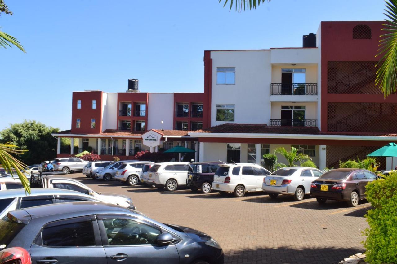 Meru Slopes Hotel Buitenkant foto