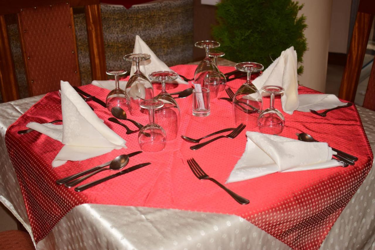 Meru Slopes Hotel Buitenkant foto
